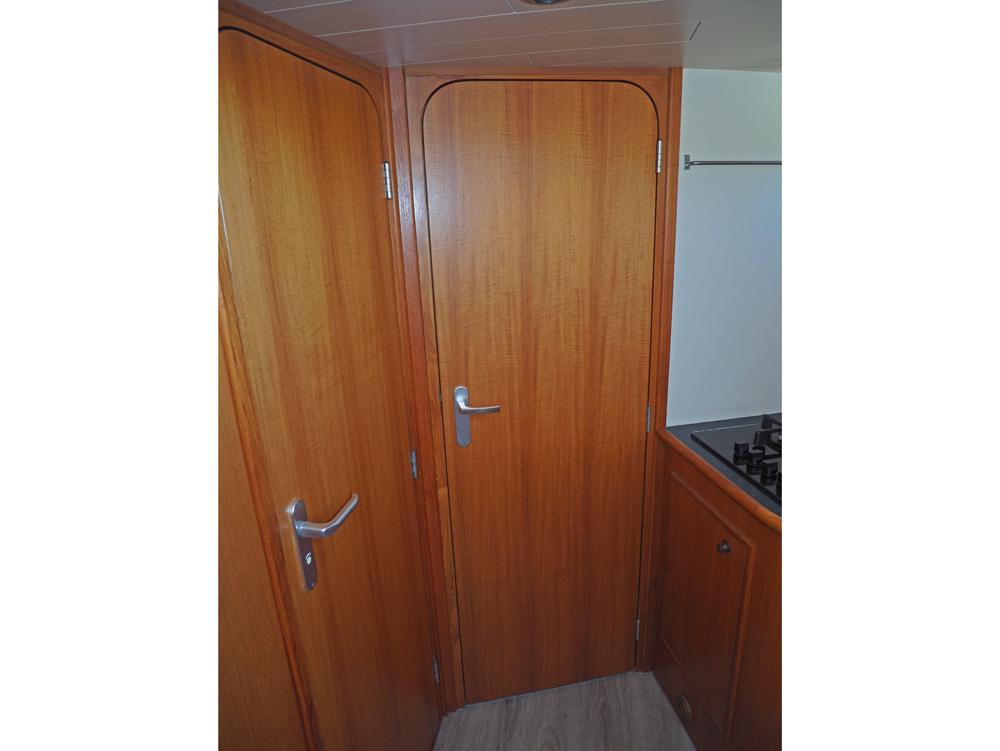 Cabin en avant, H&eacute;bergements